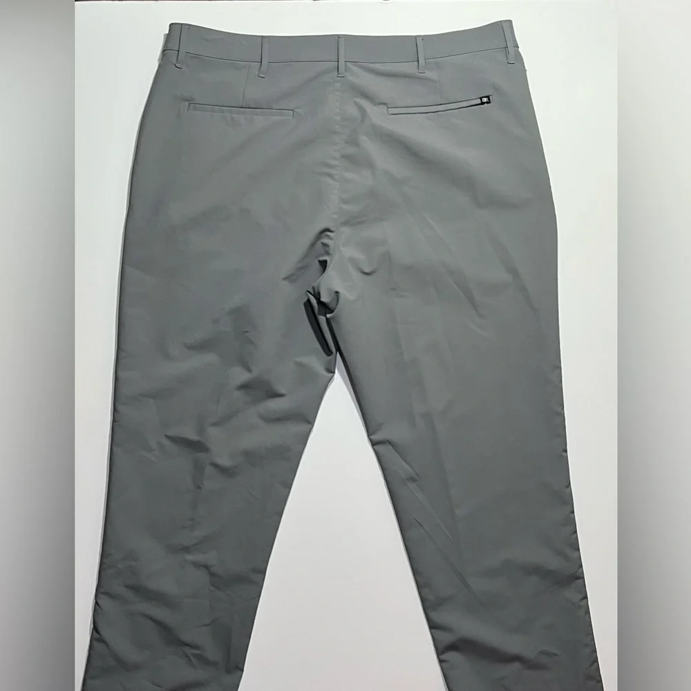 Men’s Banana Republic Performance Chino Straight Leg Pants, 38x32, Gray